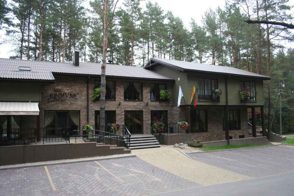 Vila Kelmyne pastatas Molėtuose